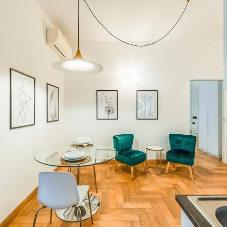 Elegant Space In Apartment Milan